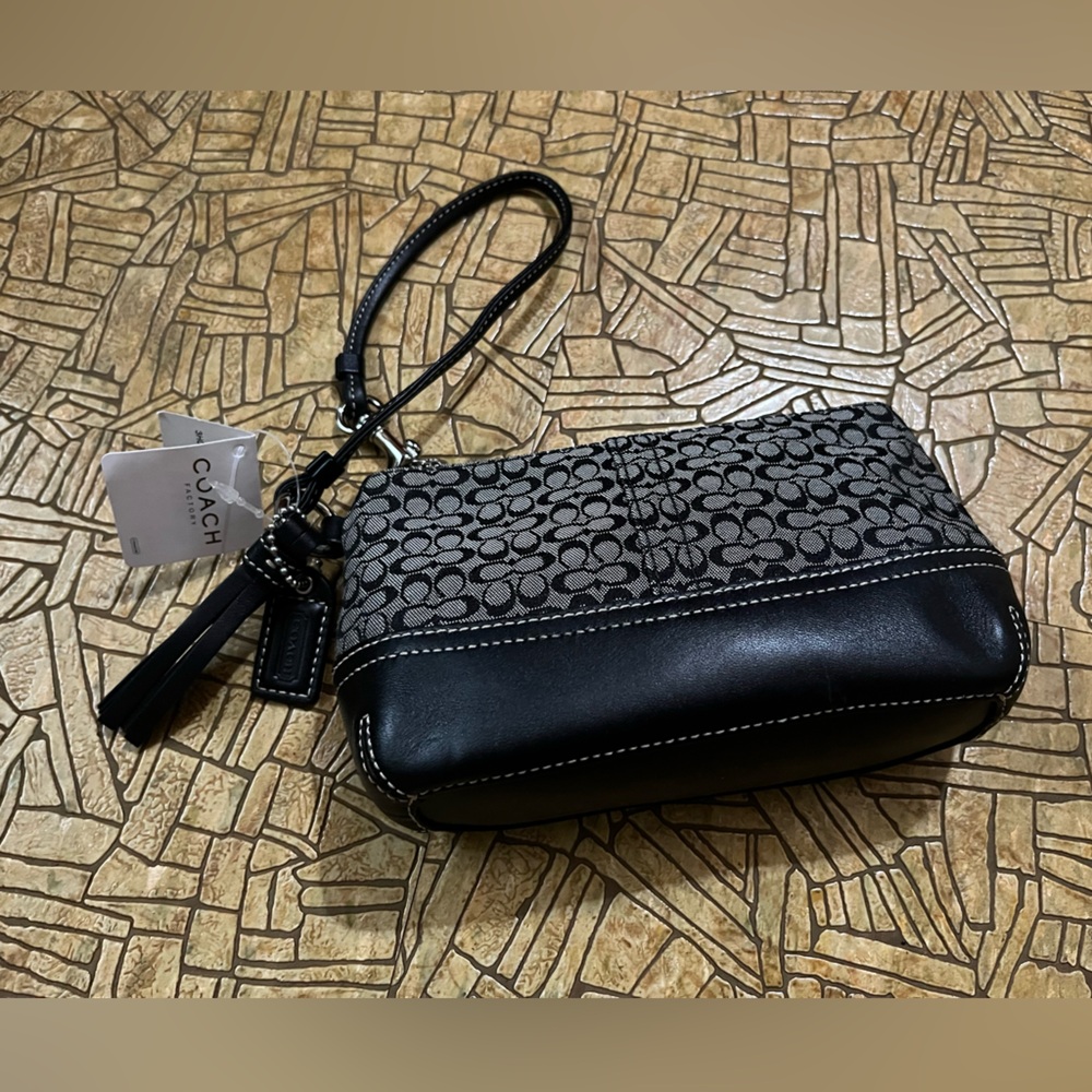 NWT Vintage coach wristlet